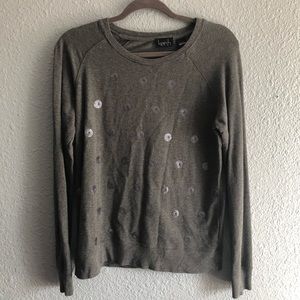 Long sleeve with circle patterns